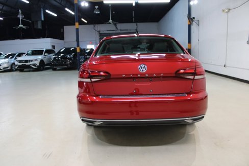 Used 2022 Volkswagen Passat 2.0T image 8