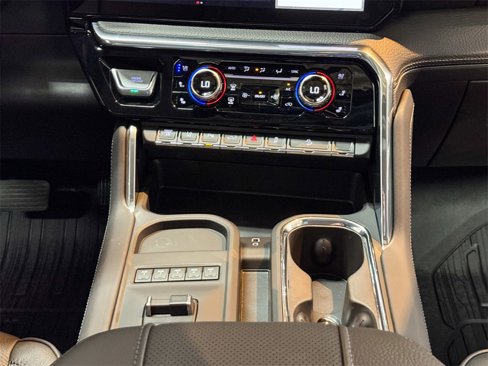 New 2025 GMC Sierra 3500 Denali w/ Denali Reserve Package image 28
