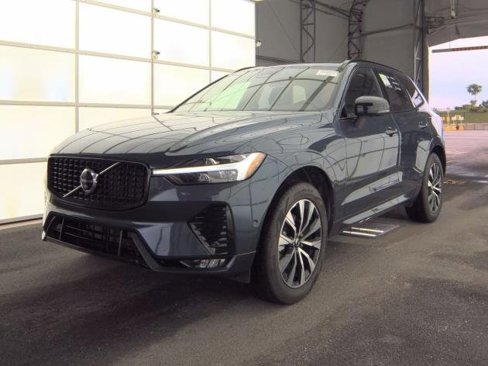Certified 2025 Volvo XC60 B5 Plus image 2