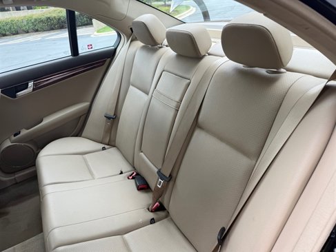 Used 2011 Mercedes-Benz C 300 4MATIC Sedan image 32