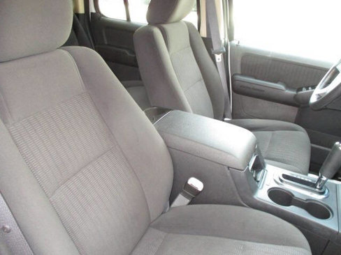 Used 2010 Ford Explorer XLT image 25