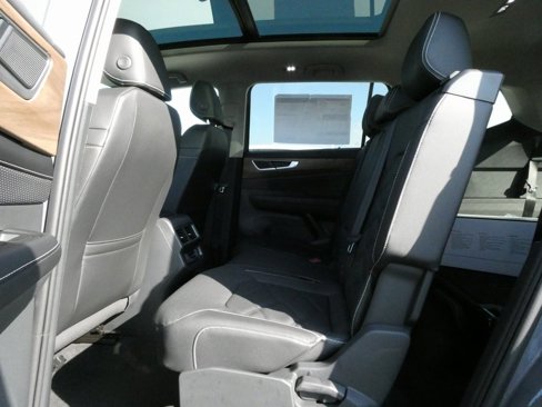 New 2026 Volkswagen Atlas SE image 37