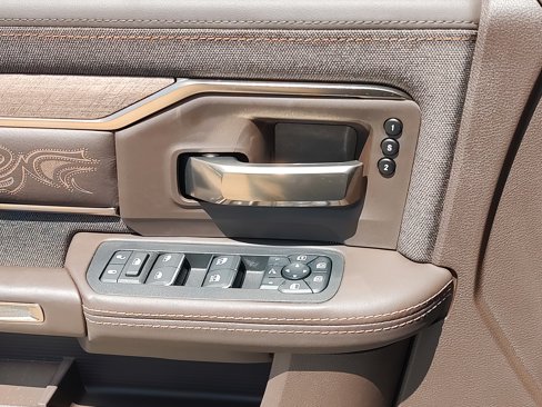 New 2025 RAM 2500 Limited image 29