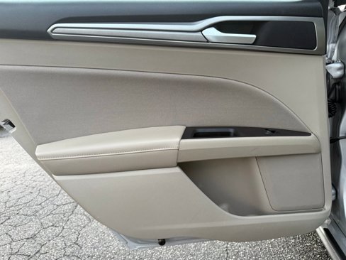 Used 2019 Ford Fusion SE image 31