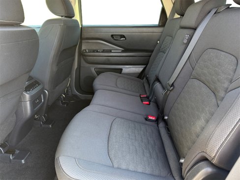 Used 2025 Nissan Pathfinder SV image 14