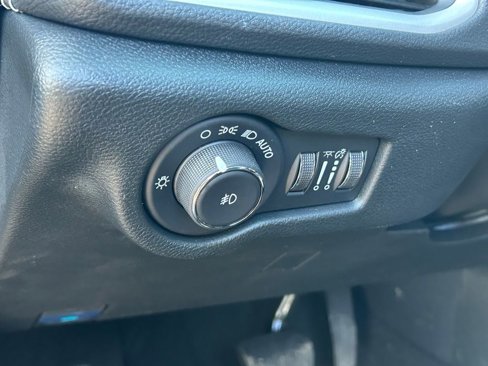 New 2025 Chrysler Pacifica Select image 34