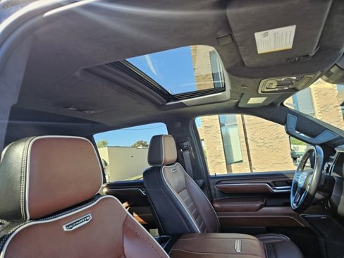 Certified 2024 GMC Sierra 2500 Denali Ultimate w/ Max Trailering Package image 11