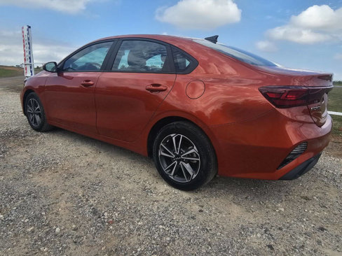 Used 2023 Kia Forte LXS w/ LXS Technology Package image 4