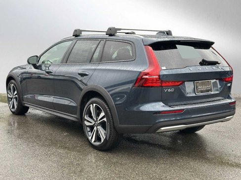 New 2026 Volvo V60 B5 Cross Country Plus w/ Climate Package image 5