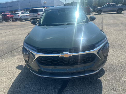 Certified 2025 Chevrolet Trax LT w/ LT Convenience Package image 2
