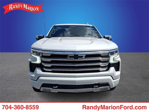 Used 2024 Chevrolet Silverado 1500 High Country w/ Technology Package image 2