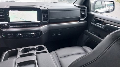 Used 2025 GMC Sierra 1500 SLT image 15