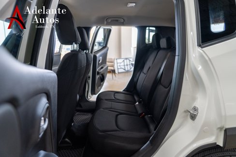Used 2023 Jeep Renegade Latitude image 10