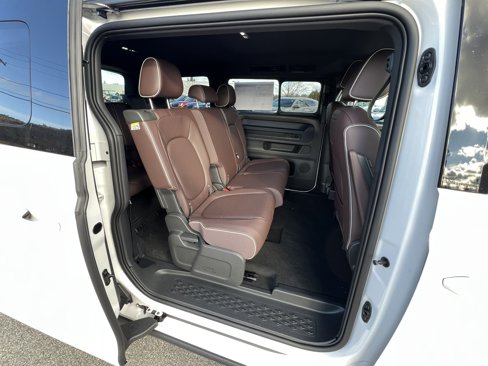 New 2025 Volkswagen ID. Buzz Pro S image 24