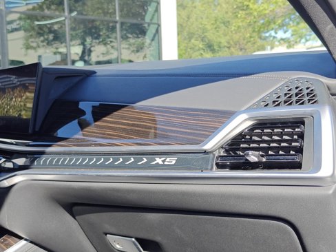 Used 2025 BMW X5 xDrive50e image 30