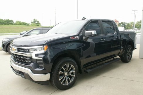 Used 2022 Chevrolet Silverado 1500 LT image 4