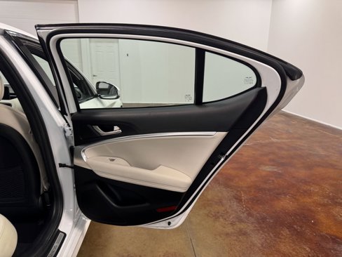 Used 2025 Genesis G70 2.5T image 66