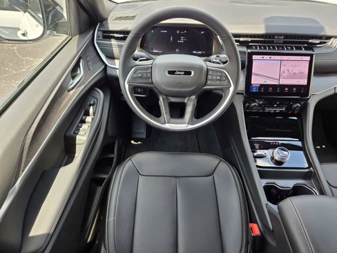 New 2025 Jeep Grand Cherokee L Limited image 10