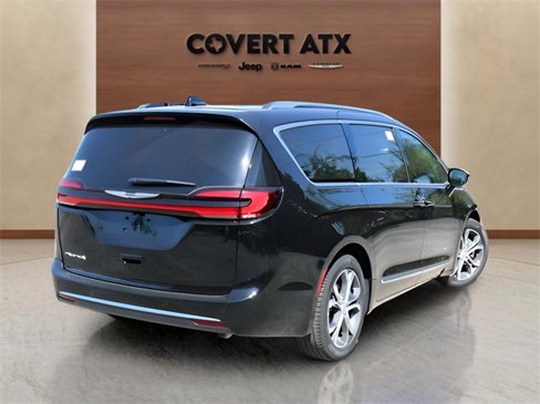 New 2026 Chrysler Pacifica Pinnacle image 5