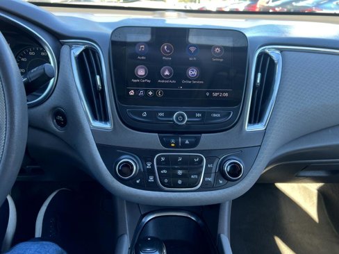 Used 2020 Chevrolet Malibu LT image 15