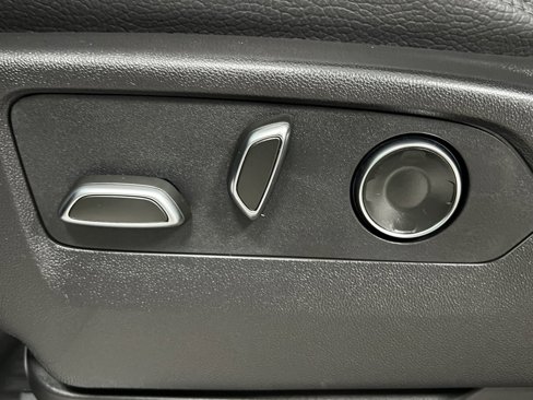 Used 2024 GMC Sierra 3500 Denali w/ Technology Package image 26