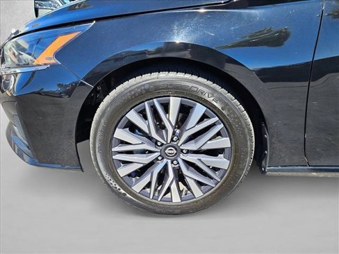 Used 2024 Nissan Altima 2.5 SV image 22