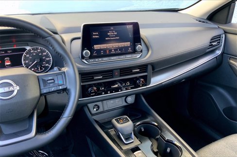 Certified 2025 Nissan Rogue SV image 5