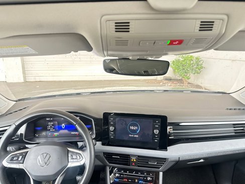 Used 2025 Volkswagen Jetta SE image 33