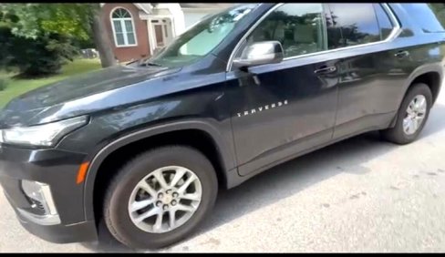 Used 2022 Chevrolet Traverse LS image 3
