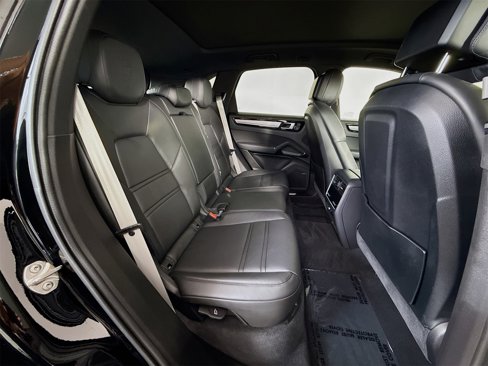 Certified 2022 Porsche Cayenne S Platinum image 21