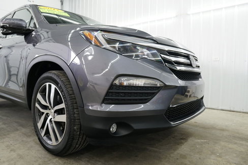 Used 2017 Honda Pilot Touring image 3