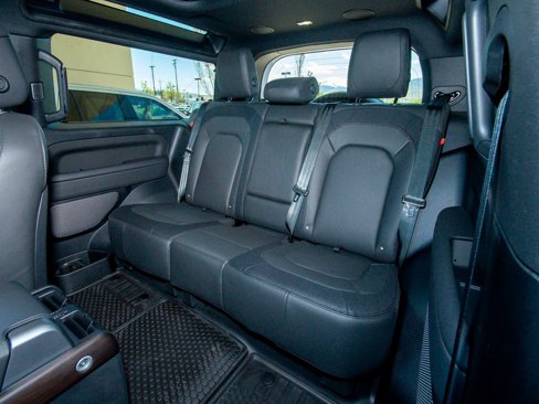 New 2024 Land Rover Defender 90 X-Dynamic SE image 46