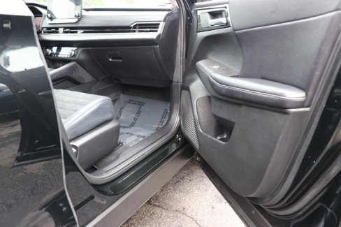Used 2024 Mitsubishi Outlander 4WD Plug-In Hybrid image 16