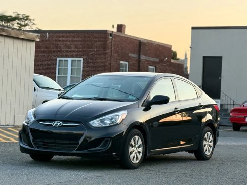 Used 2016 Hyundai Accent SE image 1