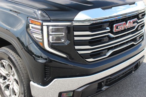 Used 2022 GMC Sierra 1500 SLT w/ SLT Convenience Package image 11