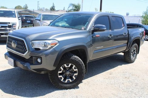 Used 2017 Toyota Tacoma TRD Off-Road image 1