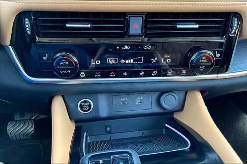 Used 2023 Nissan Rogue Platinum w/ Platinum Premium Package image 18
