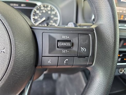 Used 2024 Nissan Rogue S image 12