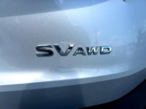 Used 2021 Nissan Rogue SV image 5