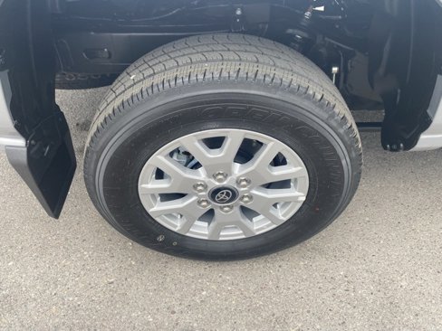 Used 2025 Toyota Tacoma SR5 image 17