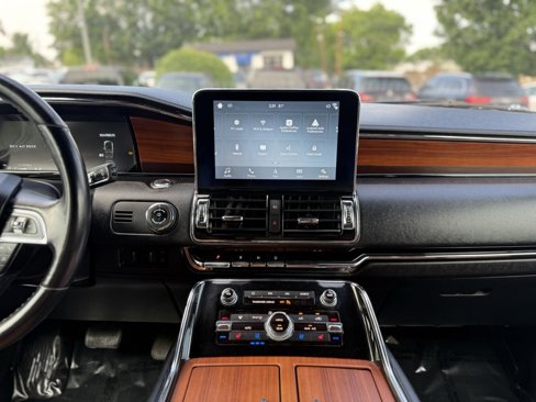 Used 2019 Lincoln Navigator Reserve image 26