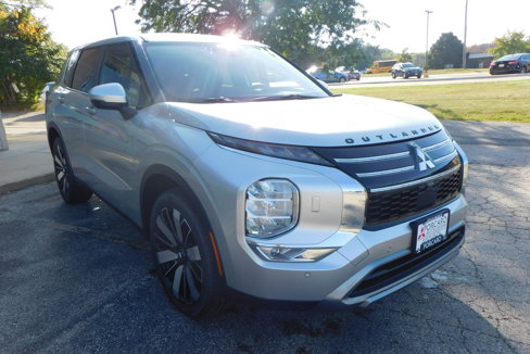 New 2025 Mitsubishi Outlander SE image 7