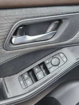 Used 2023 Nissan Rogue SV image 17