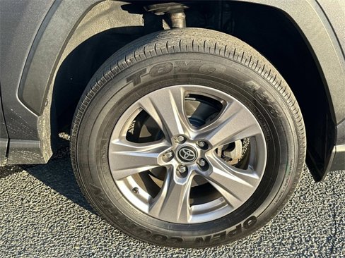 Used 2023 Toyota RAV4 XLE w/ Convenience Package image 7