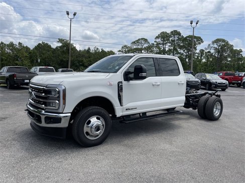 New 2025 Ford F350 Lariat image 2