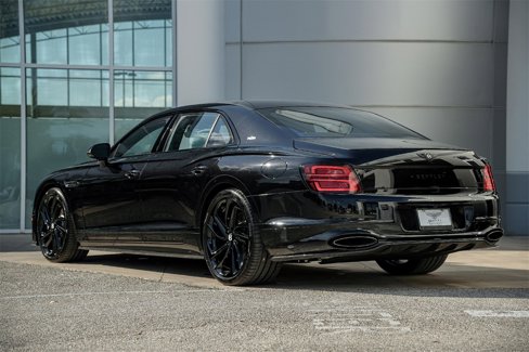 New 2025 Bentley Flying Spur Plug-In Hybrid image 3