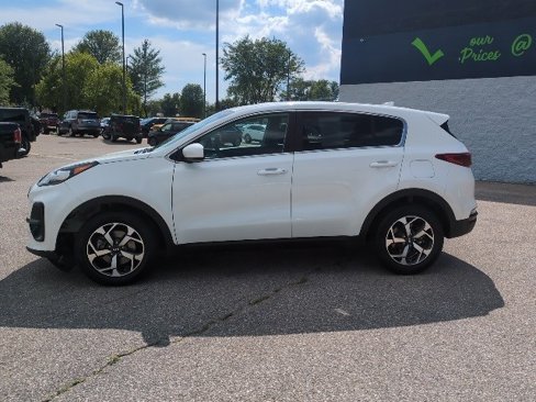 Used 2022 Kia Sportage LX image 2