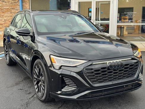 Used 2024 Audi Q8 e-tron Prestige image 31