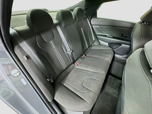 Certified 2025 Hyundai Elantra Sport image 26
