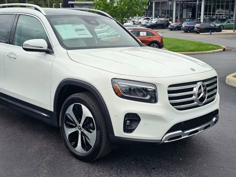 New 2026 Mercedes-Benz GLB 250 4MATIC image 2